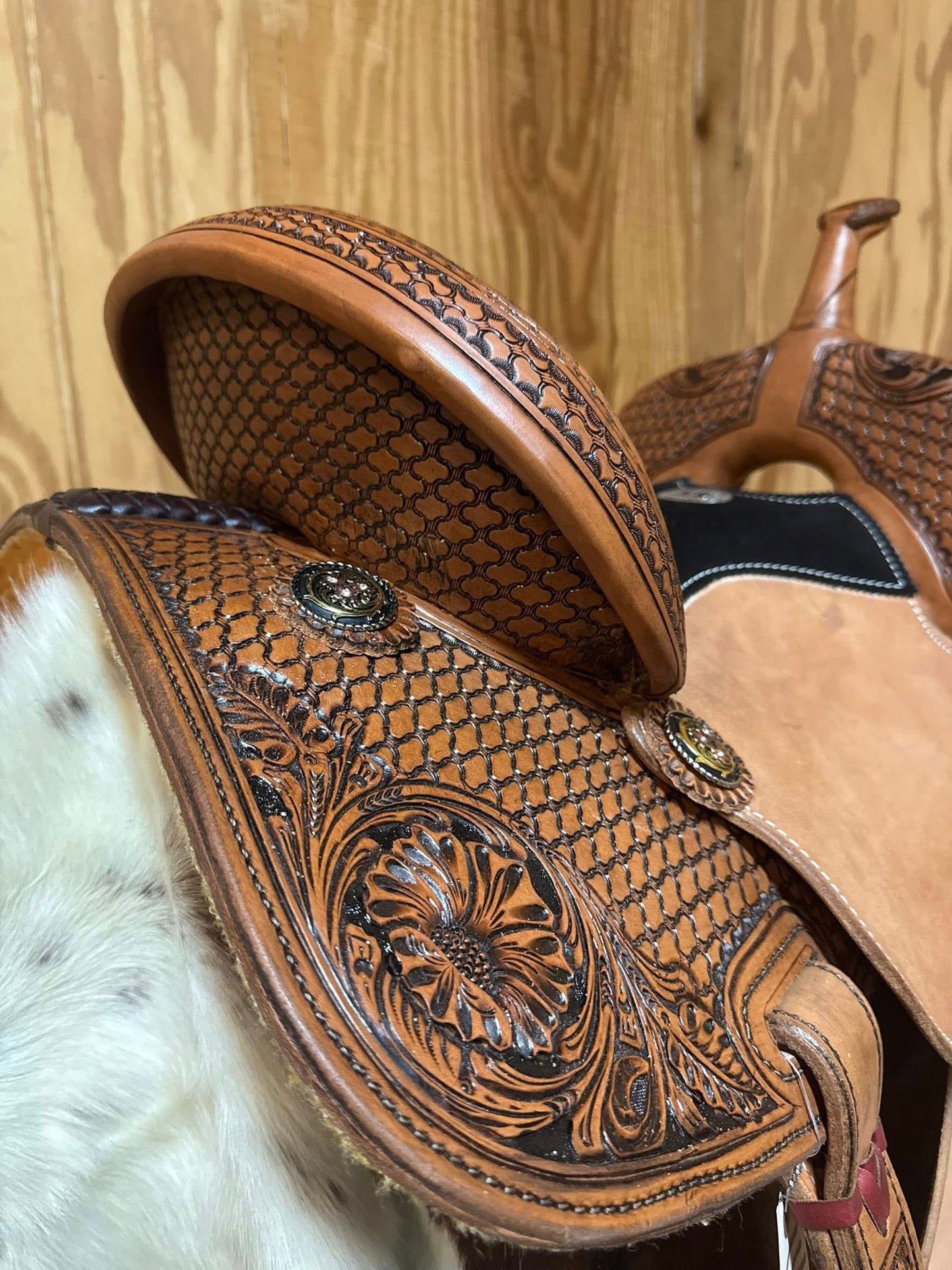 HR Barrel Saddle
