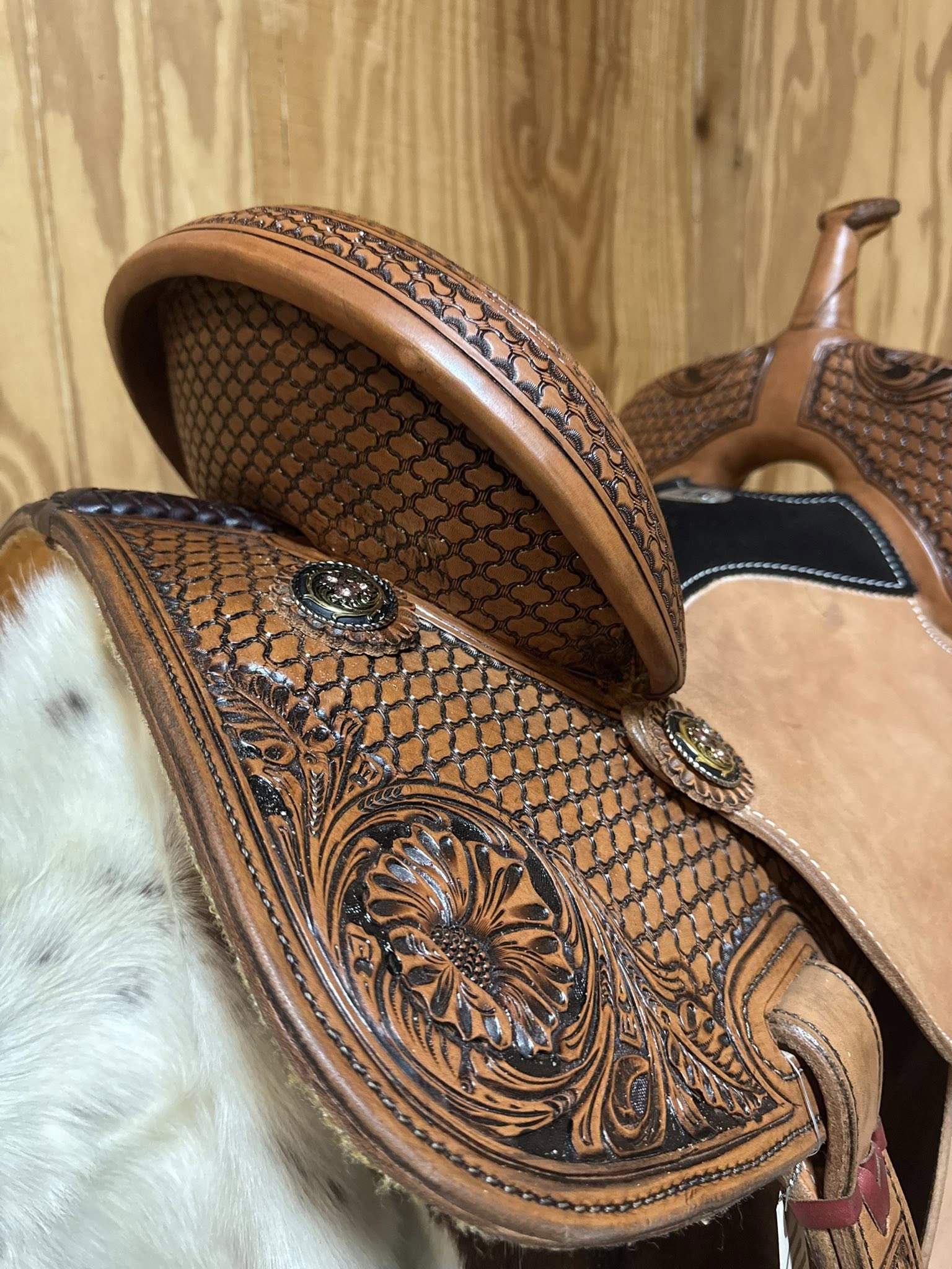 HR Barrel Saddle